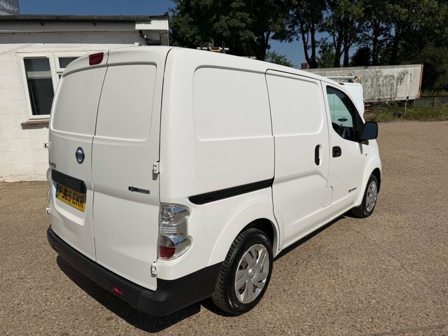 Nissan e-NV200 Panel Van White #7