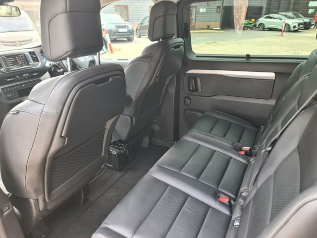 Vauxhall Vivaro Ultimate Mpv Black #4