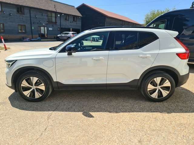 Volvo XC40 T4 Recharge 10.7Kwh Plus White #2