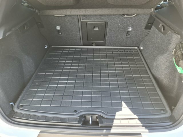 Volvo XC40 T4 Recharge 10.7Kwh Plus White #6