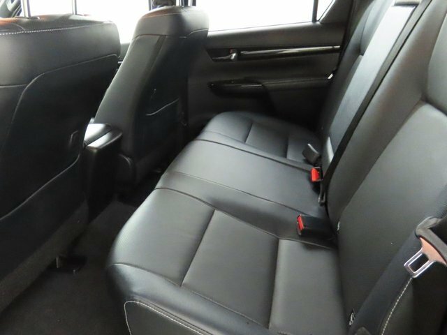 Toyota HILUX D-4d Invincible X Pickup Blue #4