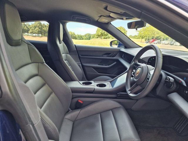 Porsche Taycan Plus 93.4Kwh 4S Saloon Blue #6