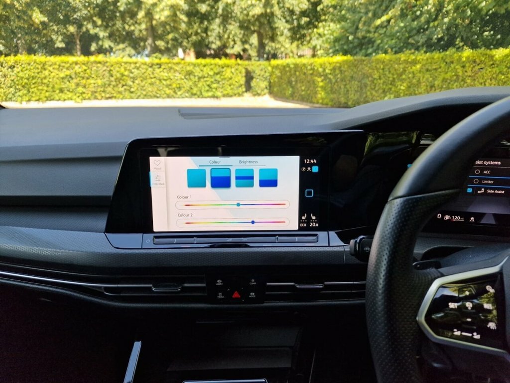 Volkswagen e-Golf 1.5 Etsi Mhev Life Estate Hybrid Dsg Black #38
