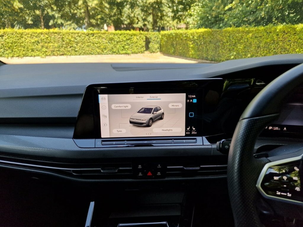 Volkswagen e-Golf 1.5 Etsi Mhev Life Estate Hybrid Dsg Black #37
