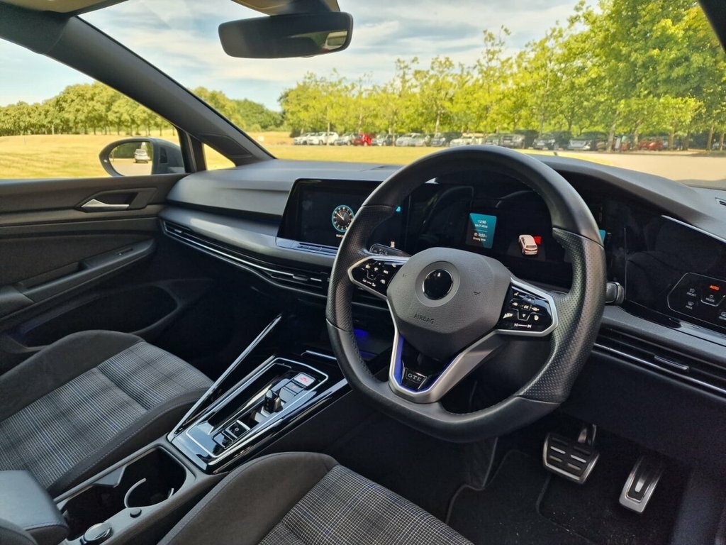 Volkswagen e-Golf 1.5 Etsi Mhev Life Estate Hybrid Dsg Black #40