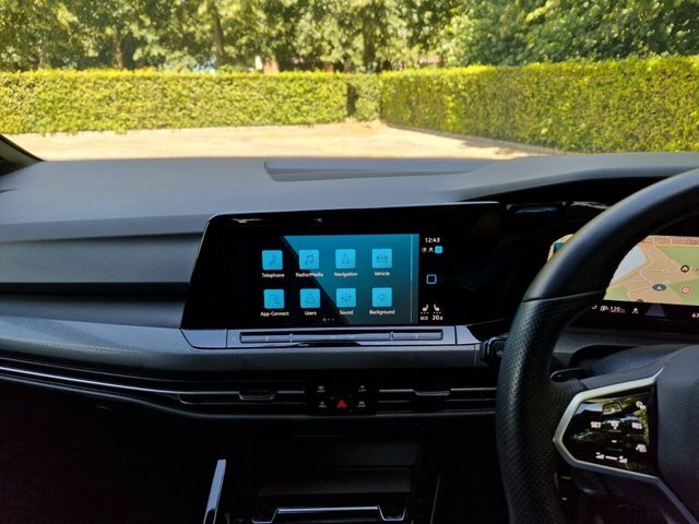 Volkswagen e-Golf 1.5 Etsi Mhev Life Estate Hybrid Dsg Black #16
