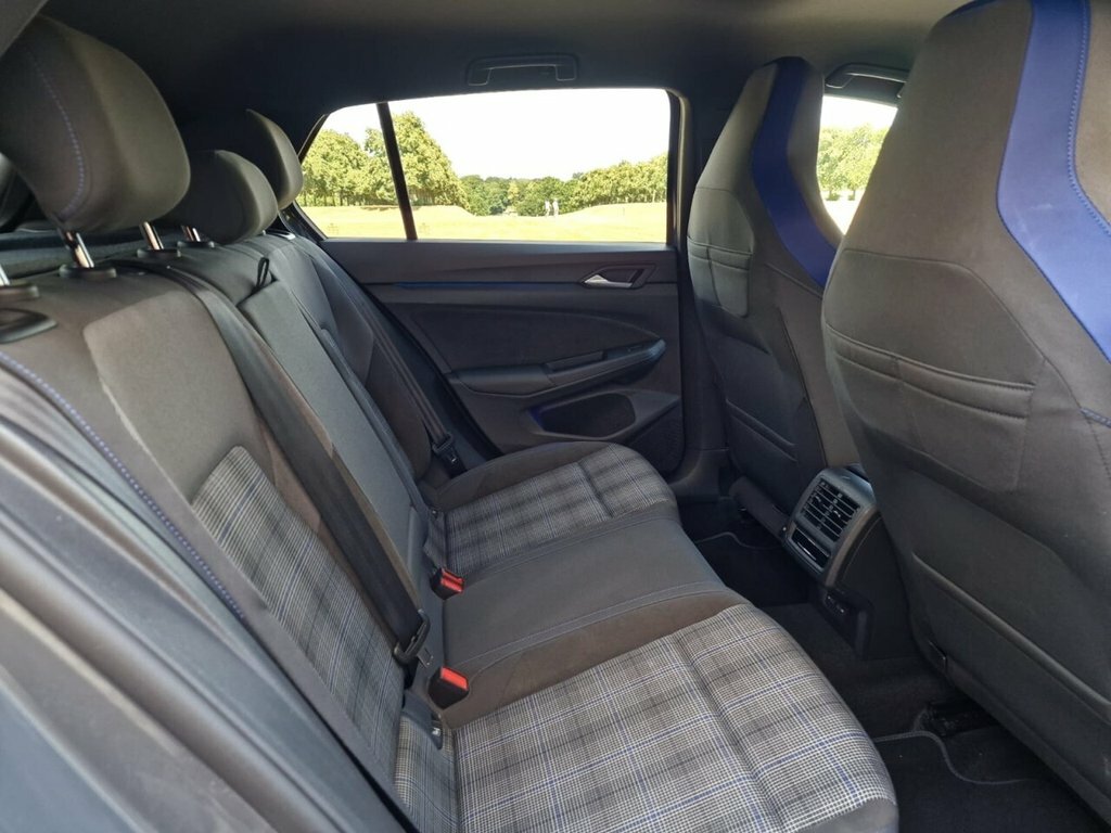 Volkswagen e-Golf 1.5 Etsi Mhev Life Estate Hybrid Dsg Black #32