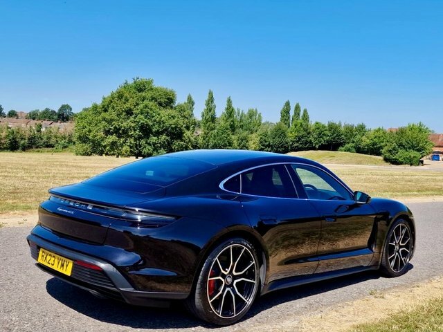 Porsche Taycan Plus 93.4Kwh 4S Saloon Black #4