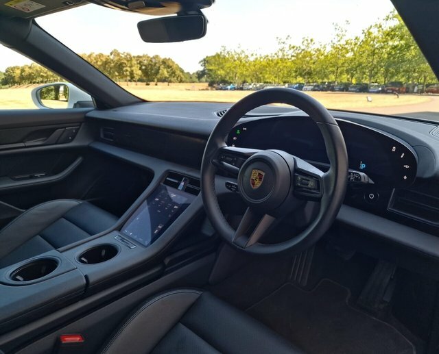 Porsche Taycan 4S Beige #19