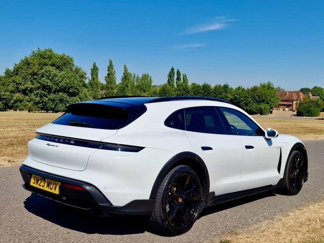 Porsche Taycan Plus 93.4Kwh 4 Cross White #4