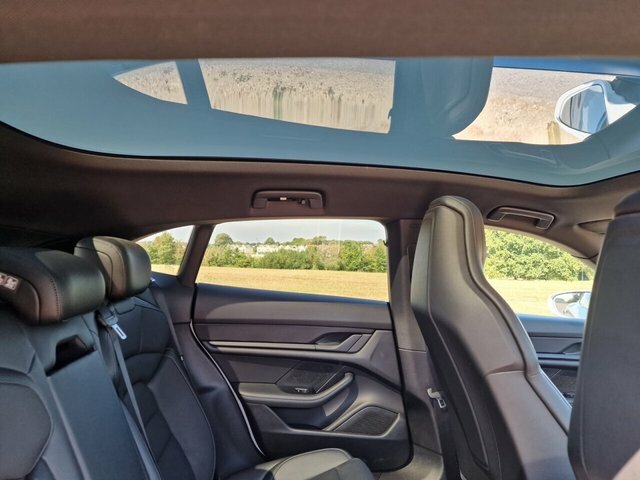Porsche Taycan 4S Beige #10