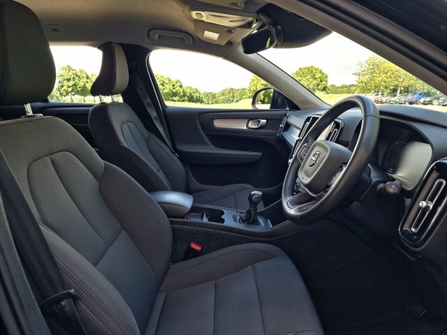 Volvo XC40 T3 Momentum Suv Black #6