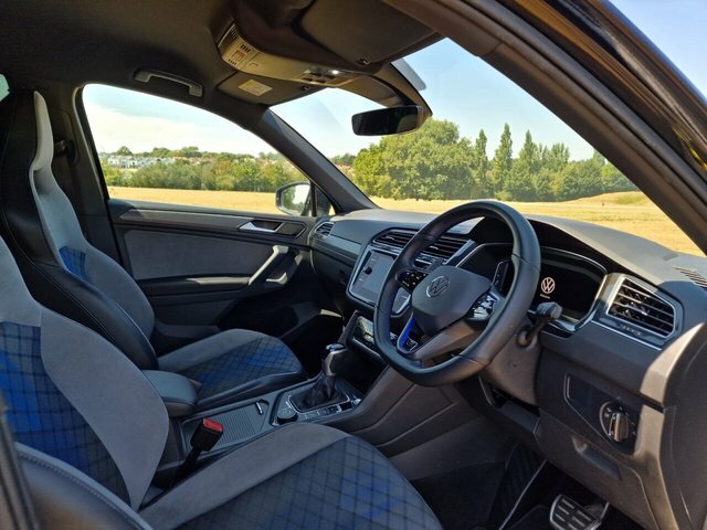 Volkswagen Tiguan Tsi R Suv Black #6