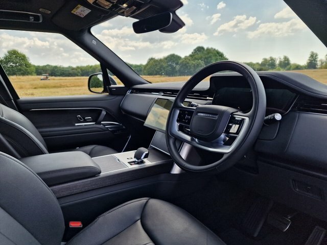 Land Rover Range Rover 2.0 D200 Dynamic Se 2024 Blue #9
