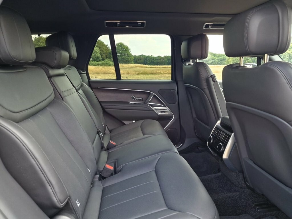 Land Rover Range Rover 2.0 D200 Dynamic Se 2024 Blue #38
