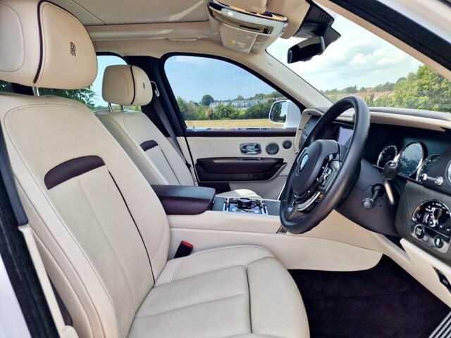 Rolls-Royce Cullinan V12 Suv White #6