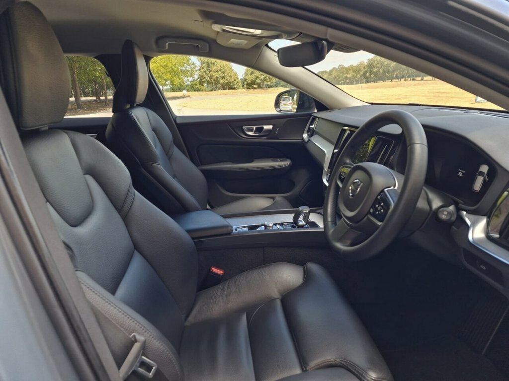 Volvo V60 2.0 B3 Mhev Core Dct Euro 6 Ss Grey #31