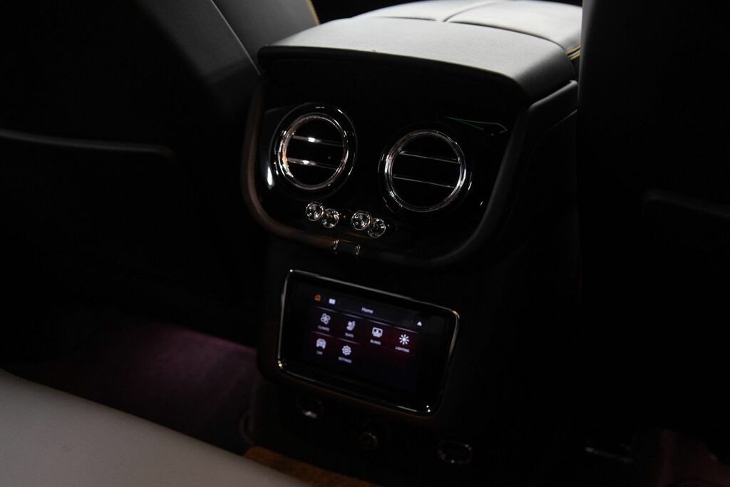 Bentley Bentayga 3.0 Tfsi V6 17.3Kwh Suv Plug-in Hybrid Green #32