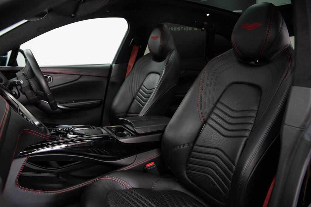 Aston Martin DBX Automatic Black #4