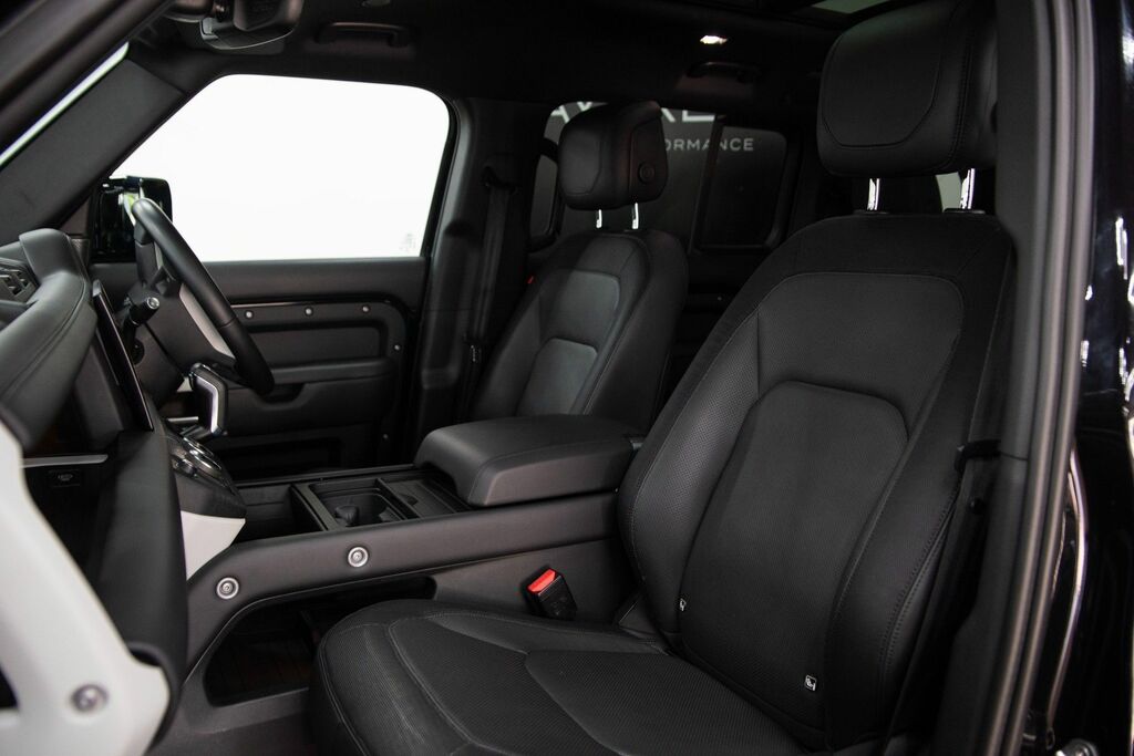 Land Rover Defender 110 Automatic MR22LCB Black #4