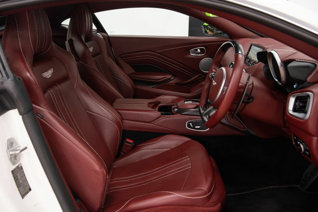 Aston Martin Vantage Vantage V8 Black #31
