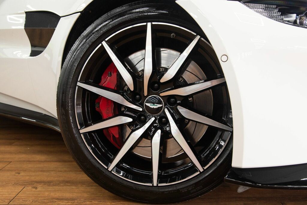 Aston Martin Vantage Automatic Black #5