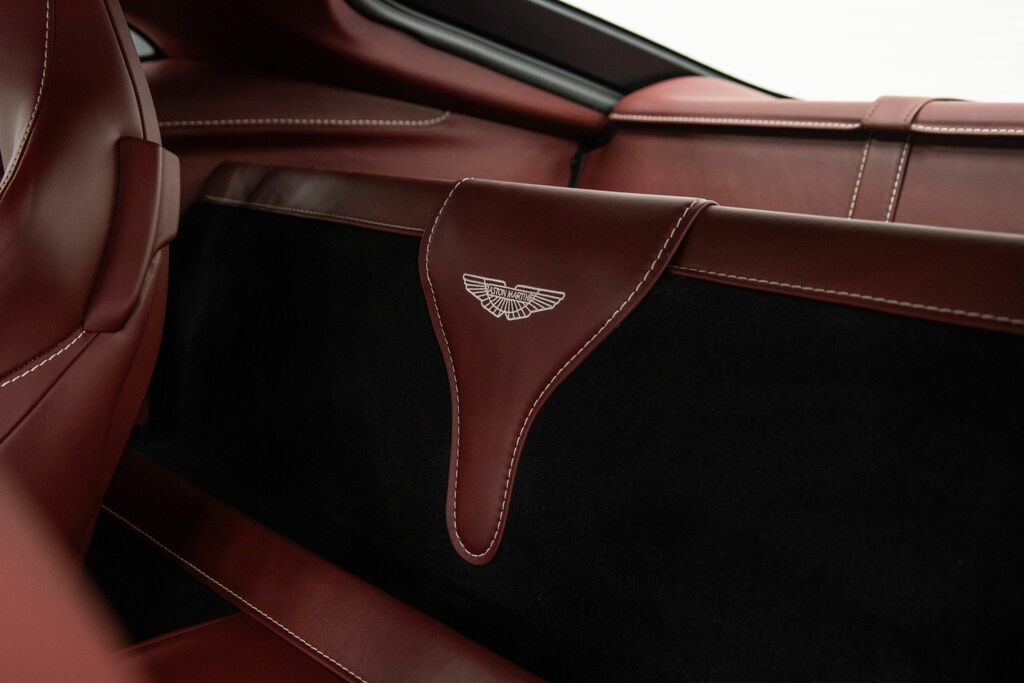 Aston Martin Vantage Vantage V8 Black #34