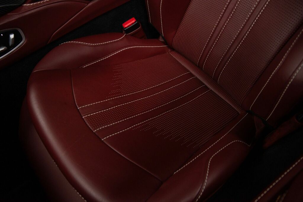 Aston Martin Vantage Vantage V8 Black #33