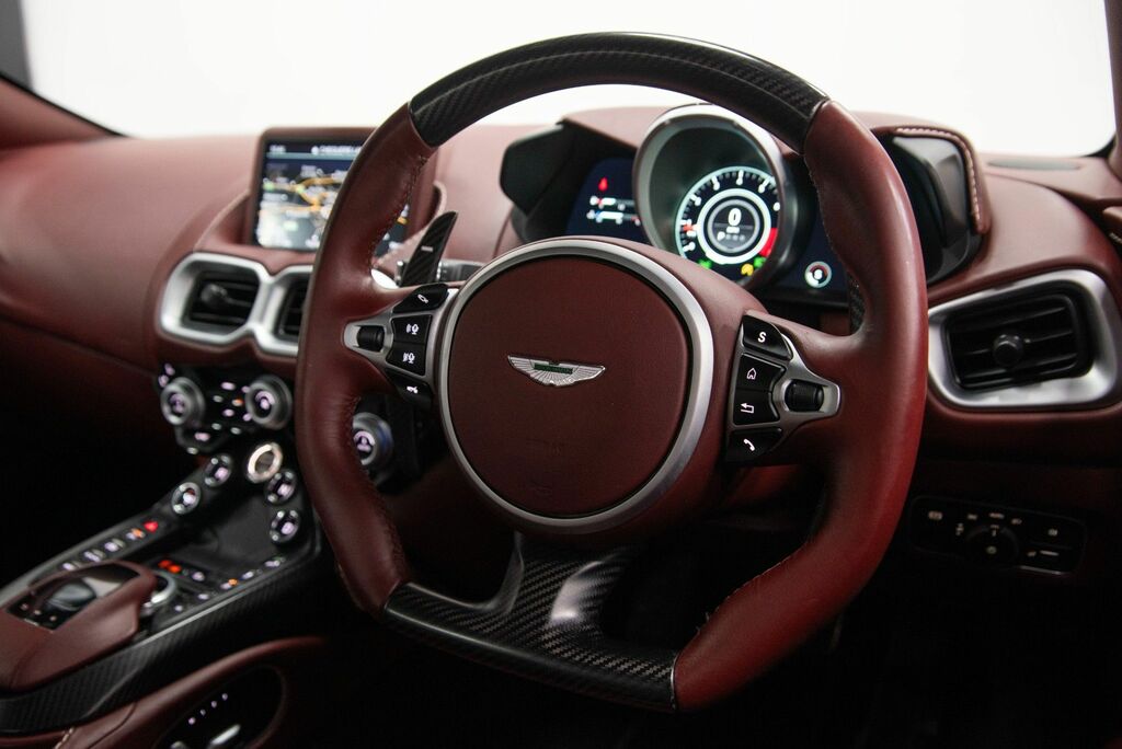 Aston Martin Vantage Vantage V8 Black #35
