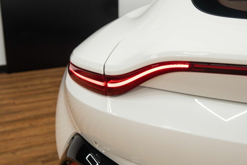 Aston Martin Vantage Vantage V8 Black #22