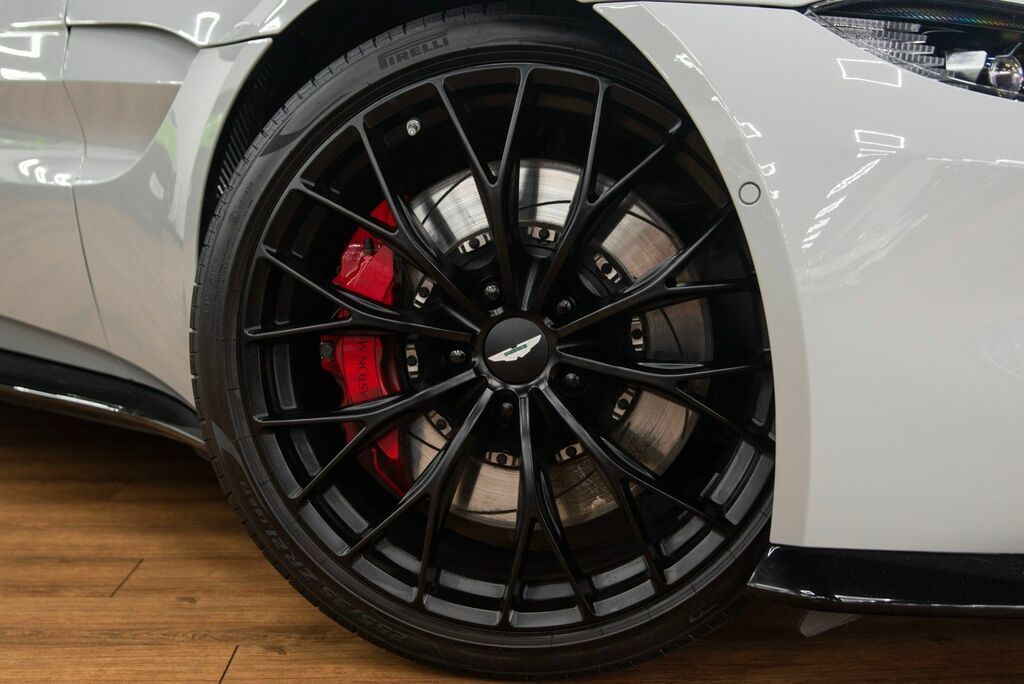Aston Martin Vantage Automatic Black #5