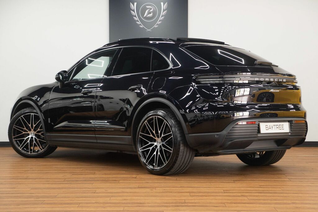 Porsche Macan Automatic Black #2