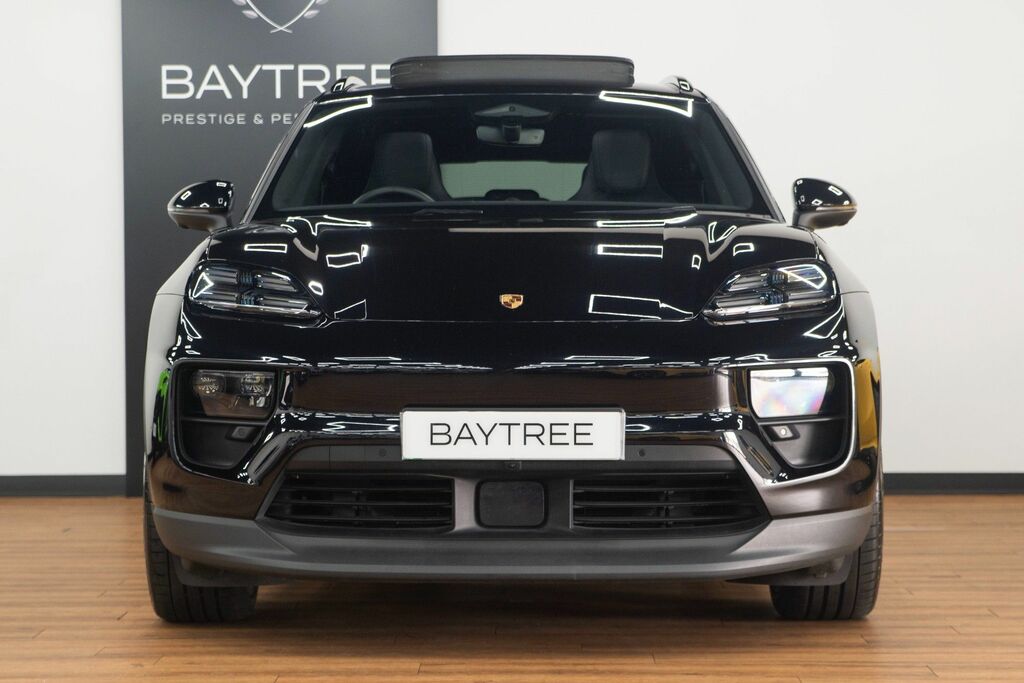 Porsche Macan Automatic Black #6