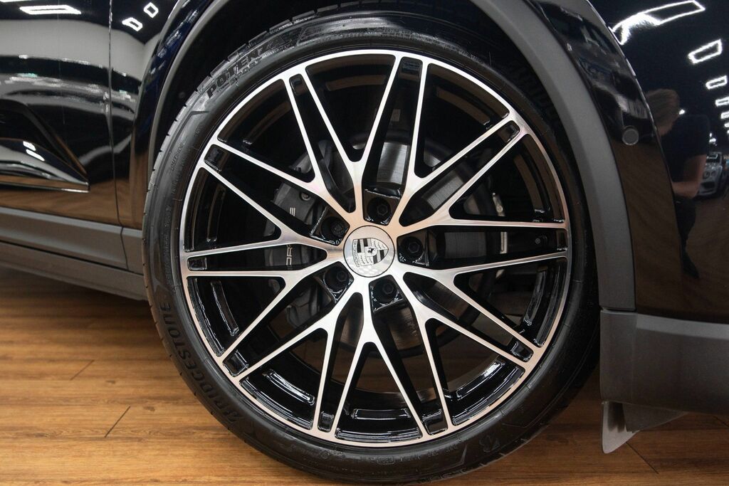 Porsche Macan Automatic Black #5