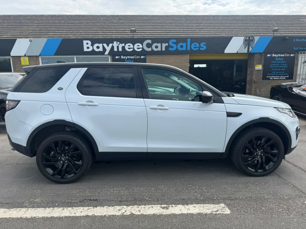 Land Rover Discovery Sport 2.0 Td4 Hse Black White #2