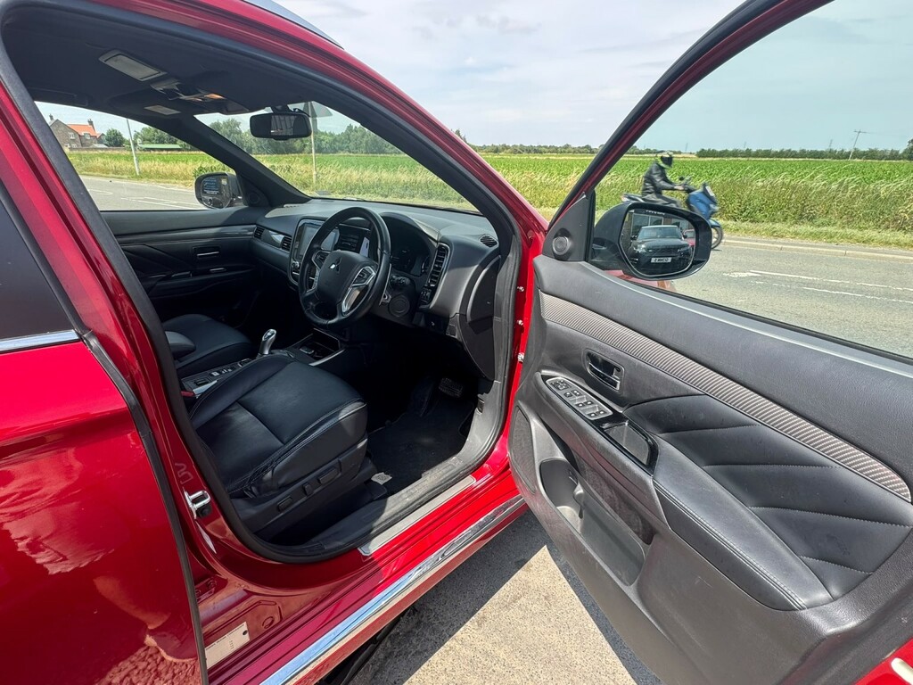 Mitsubishi Outlander 2.4 H Twinmotor 13.8Kwh Dynamic Red #6