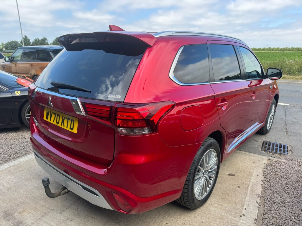 Mitsubishi Outlander Suv 2.4 H Twinmotor 13.8Kwh Dynamic 2020 Red #4
