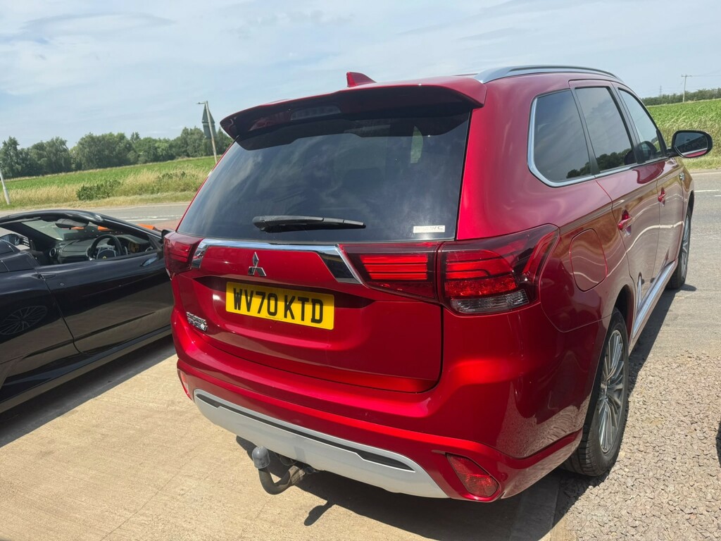 Mitsubishi Outlander 2.4 H Twinmotor 13.8Kwh Dynamic Red #5
