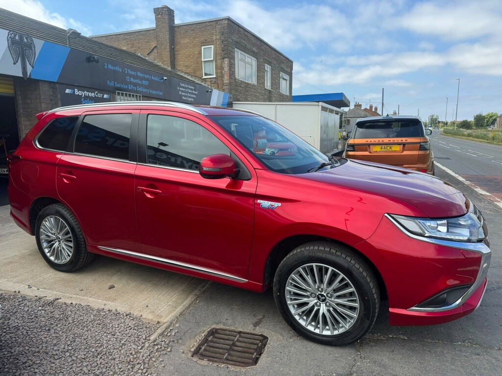 Mitsubishi Outlander Suv 2.4 H Twinmotor 13.8Kwh Dynamic 2020 Red #3