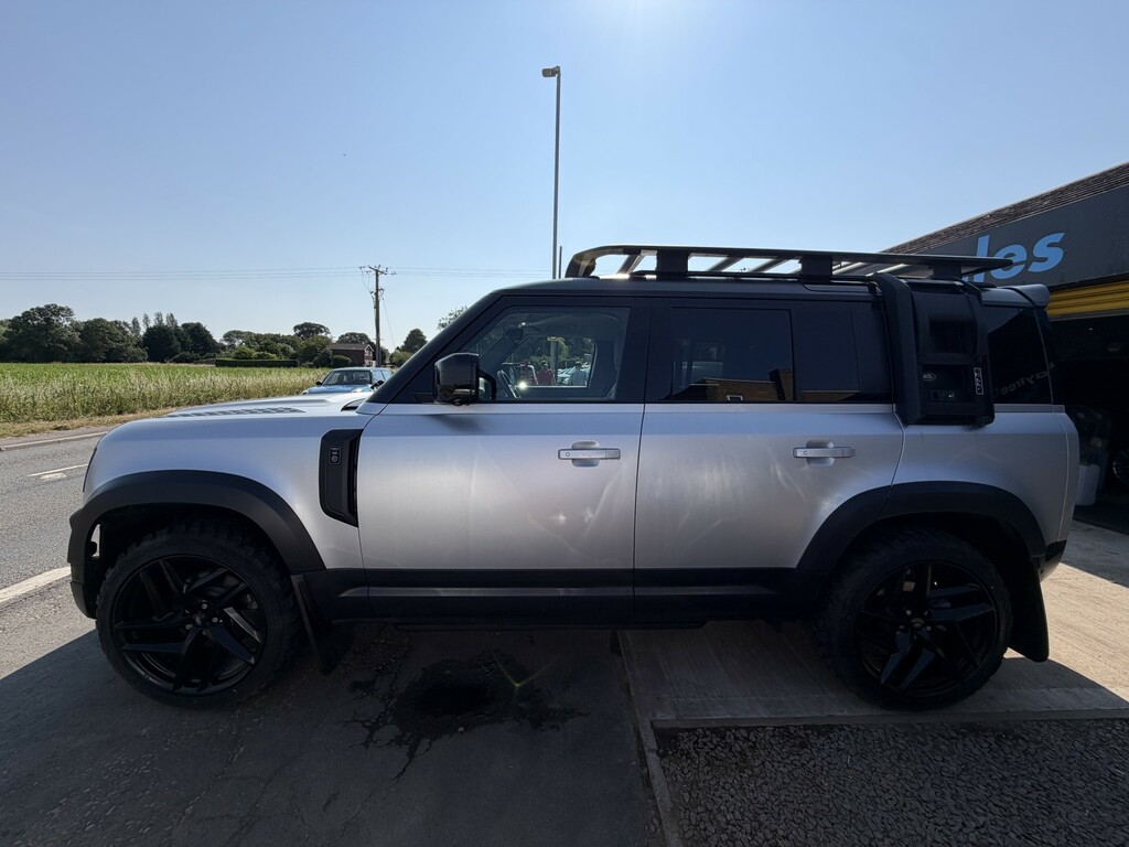 Land Rover Defender 110 2.0 P300 Hse Silver #5