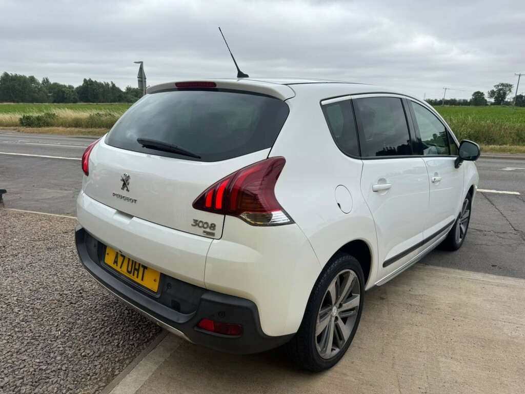 Peugeot 3008 1.6 E-hdi Allure White #4