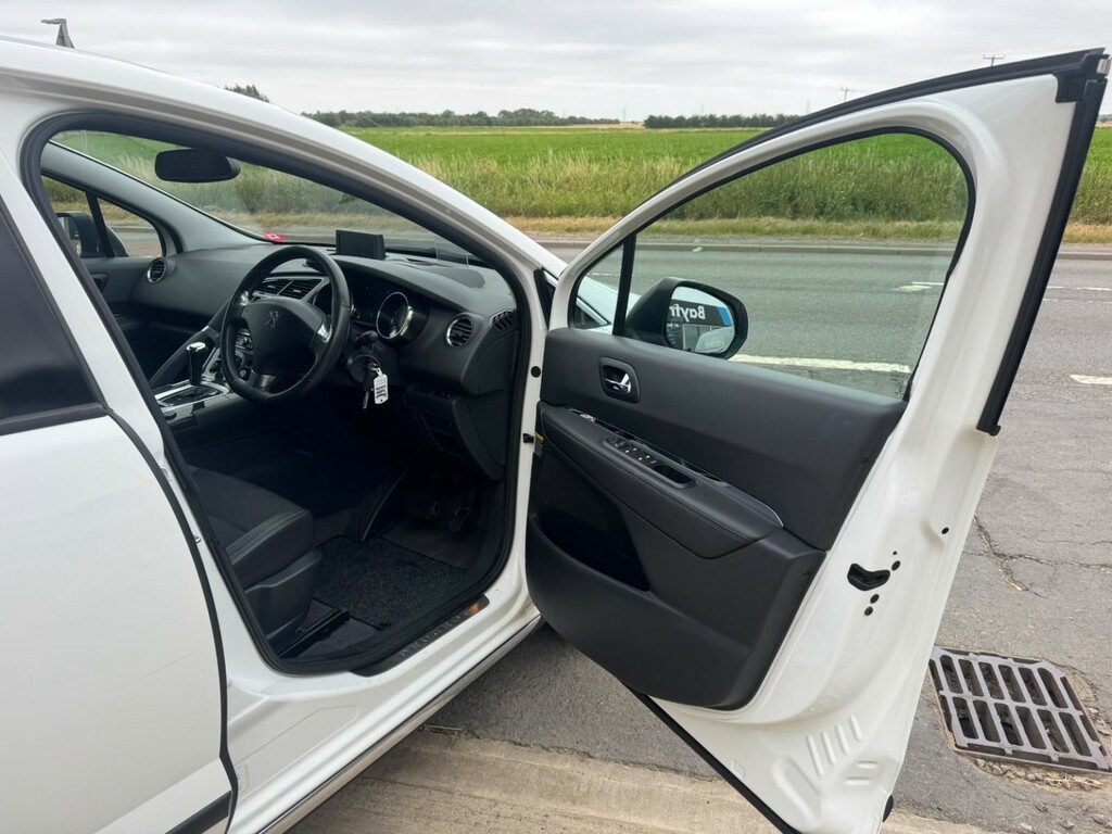 Peugeot 3008 1.6 E-hdi Allure White #3