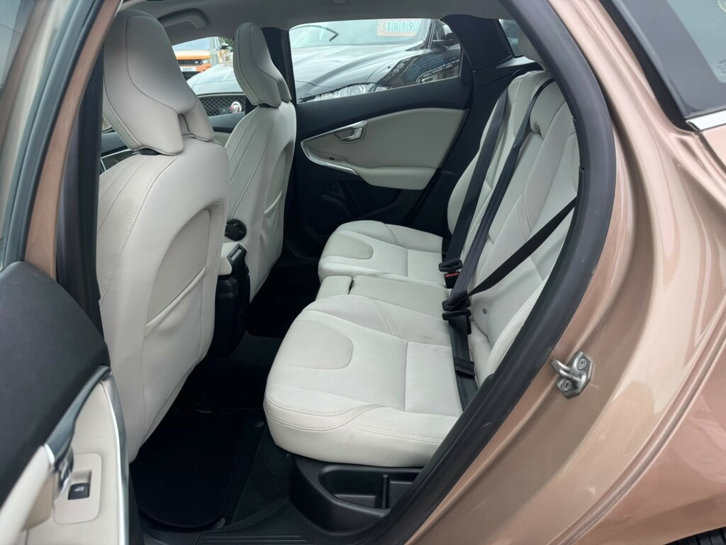 Volvo V40 1.6 D2 Se Powershift Red #18