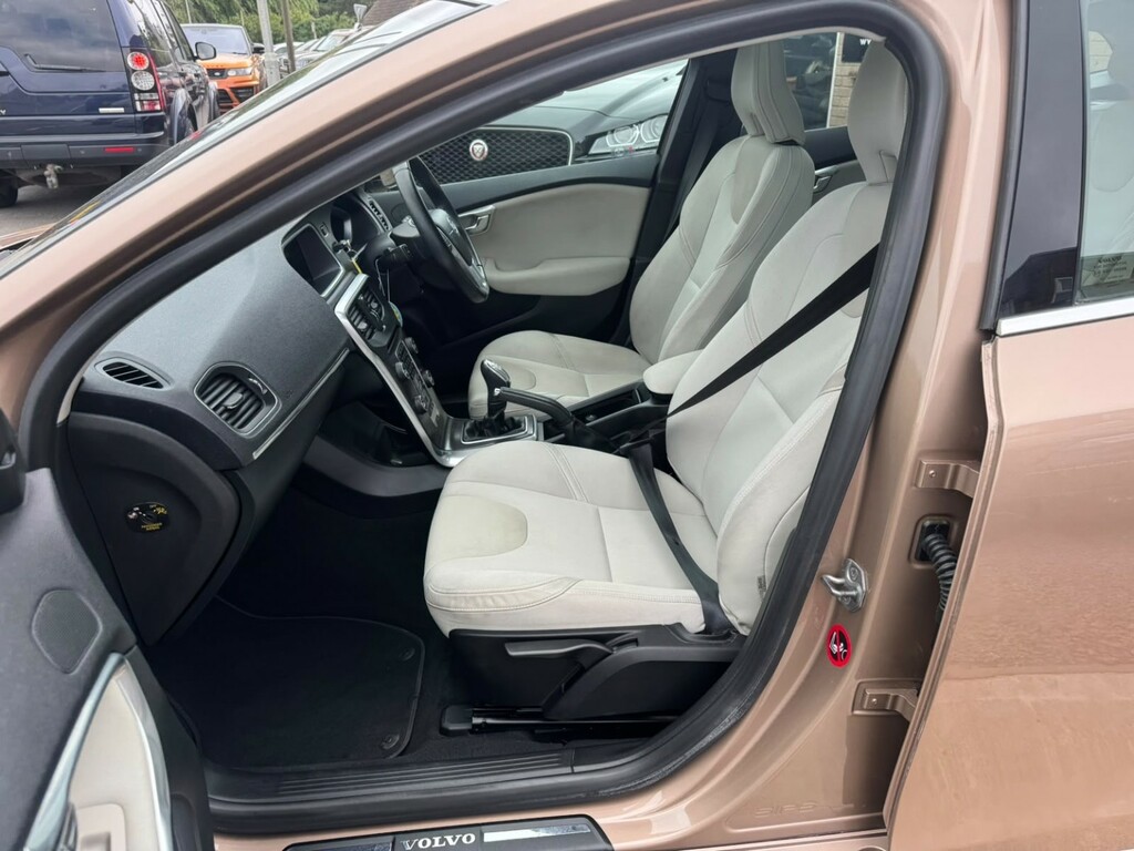 Volvo V40 1.6 D2 Se Powershift Red #16