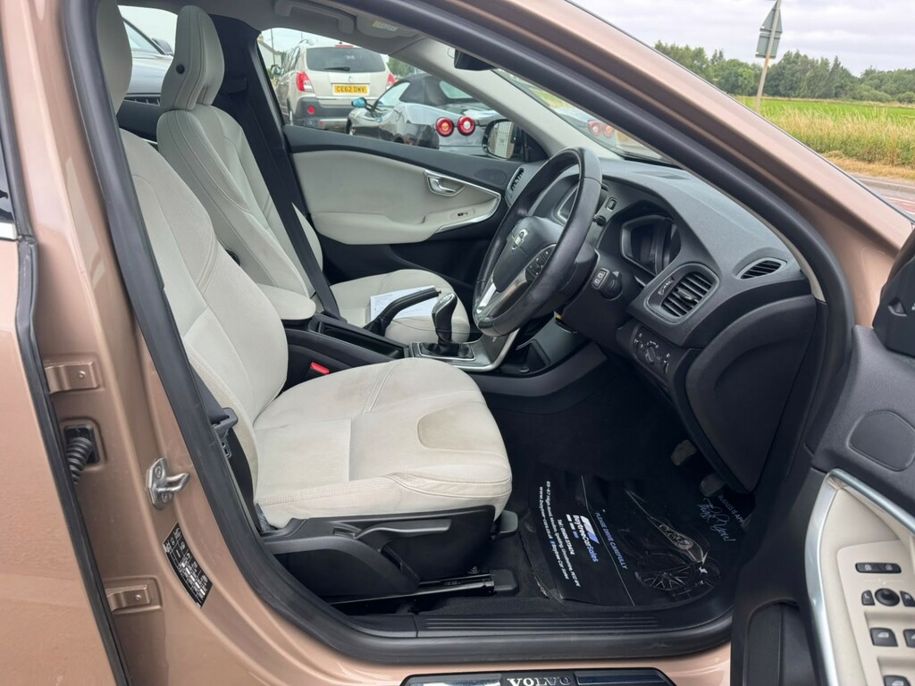 Volvo V40 1.6 D2 Se Powershift Red #12
