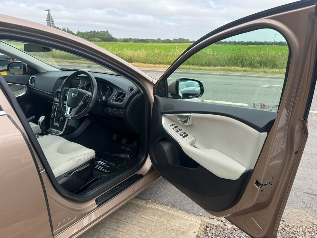 Volvo V40 1.6 D2 Se Powershift Red #9