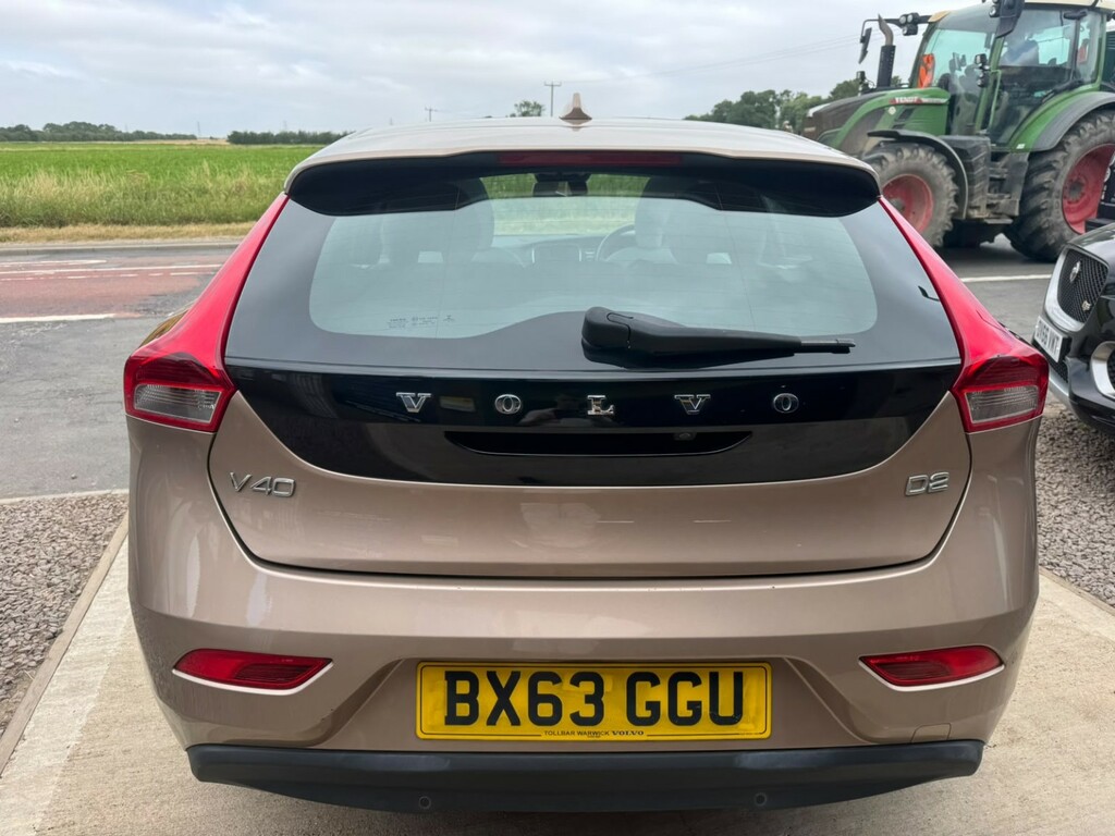 Volvo V40 1.6 D2 Se Powershift Red #5