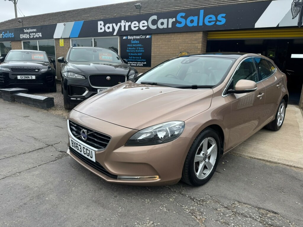 Volvo V40 1.6 D2 Se Powershift Red #1