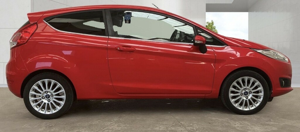 Ford Fiesta Hatchback 1.6 Titanium 2013 WV13ZVR Red #5