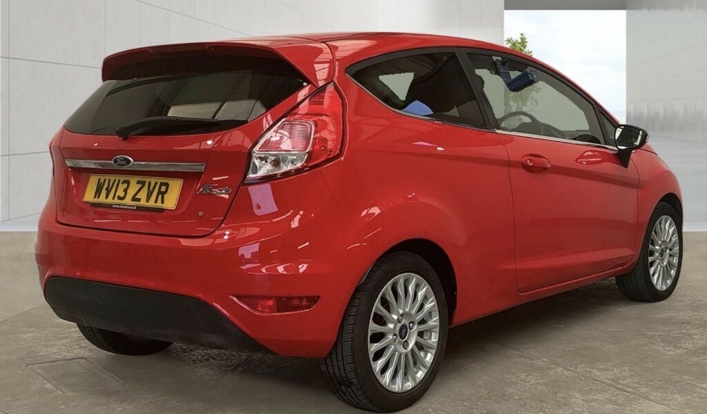 Ford Fiesta Hatchback 1.6 Titanium 2013 WV13ZVR Red #4